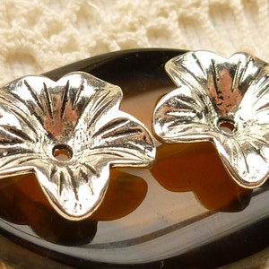 Bell Flower Bead Caps,  Antique Silver Bead Cap Charms Findings (10) - SF79