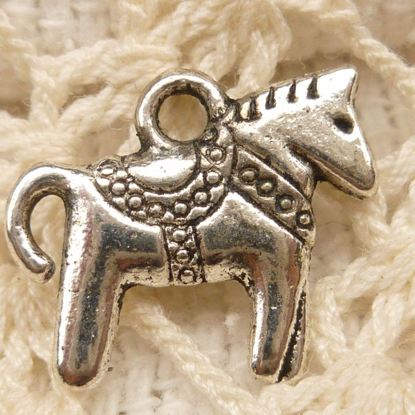 Silver Tone Swedish Dala Horse  Charms (10 or 20 pieces) - S166