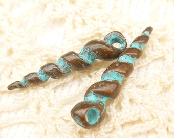 22mm Patina Auger Shell Charm, Rustic Twisted Spike Charms, Pendants - Mykonos Casting (6) - M16 - X1519