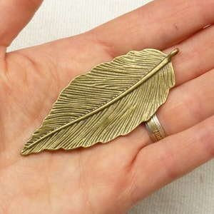 Large Detailed Leaf Pendant Charm, Antique Bronze (1)