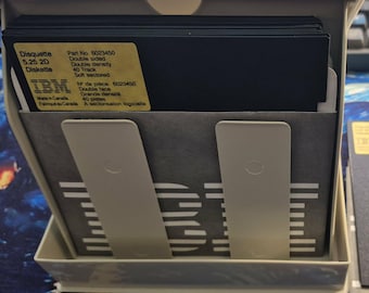 Vintage 5,25 Zoll Disketten Aufbewahrungskoffer mit 12 unbenutzten Disketten.