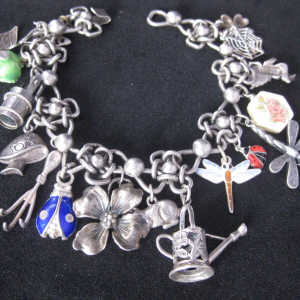 Beautiful Springtime Vintage 50s Gardening Flower Woodland 17 Charm Some Enameled Sterling Silver Bracelet 7.5 Wrist