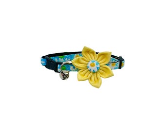Floral Teal Daisy Cat Collar With Optional Yellow Flower: Breakaway Adjustable Sizes S-L