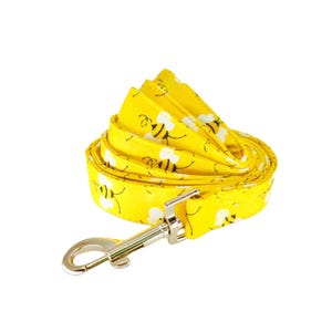 Dog Leash Yellow Bumble Bee Swivel Hook Pet Lead in a 4 or 5 Foot Length