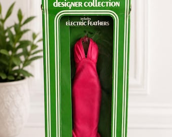 Vintage 1976 Mego Cher Designer Collection “Electric Feathers” Bob Mackie Fashion Outfit NRFB