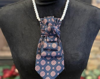 Upcycled Krawatte Halskette | Frau Park Ave