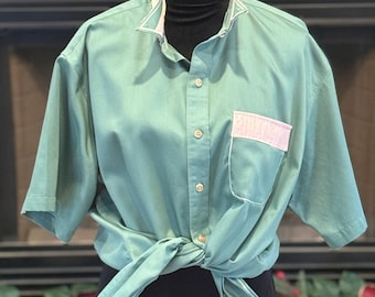 Upcycled Rüschenkragen Shirt |  Frau Deb