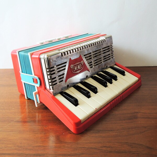 Vintage Emenee Accordion, Emenee Musical Toys Golden Piano Accordion, 1950s Childs Toy, Toy Accordion, Vintage Toy Instrument, Toy Keyboard