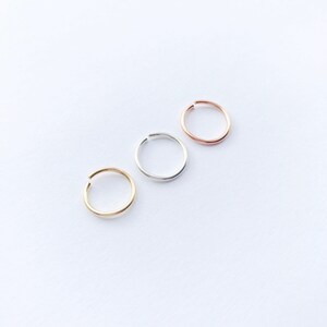 NEU einzelner 10 mm Knorpel Hoop - Muschelohrring, winziger gold filled Hoop, Minimalist, Unisex Schmuck, Helix, Tragus, Nasenring, Piercing Hoop