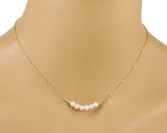 Zierliche Perlenkette, Minimalistische Perlenkette, Kleine Goldperlen Halskette