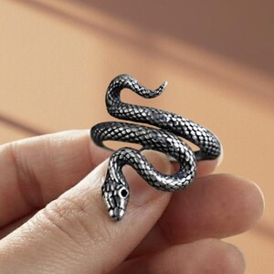 925S Sterling Silver Snake Ring | Vintage Serpent Ring | Thin Spiral Snake Ring | Gothic Unisex Jewelry | Gift for Him & Her | Fathers Day