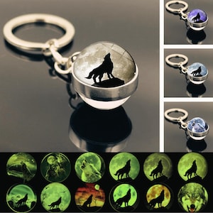 Wolf Moon Keychain Glowing Glass Ball Pendant Double Sided Luminous Keyring Gothic Nature Gift for Wolf Lovers