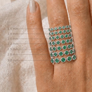 Smaragdring mit 10-karätiger Lünette, natürlicher Smaragdring, Smaragd-Ehering, stapelbarer Goldring mit Smaragd, Smaragd-Ewigkeitsring, Geburtssteinring für Mai