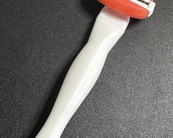 Ergonomic 3D Printed Razor Handle for Gillette Venus | Lightweight Custom Grip