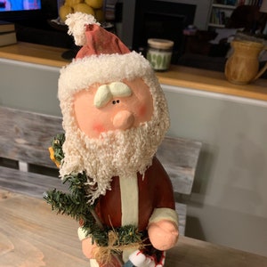 Vintage Old World Santa, Christmas decoration, Santa figurine, heavy resin Santa