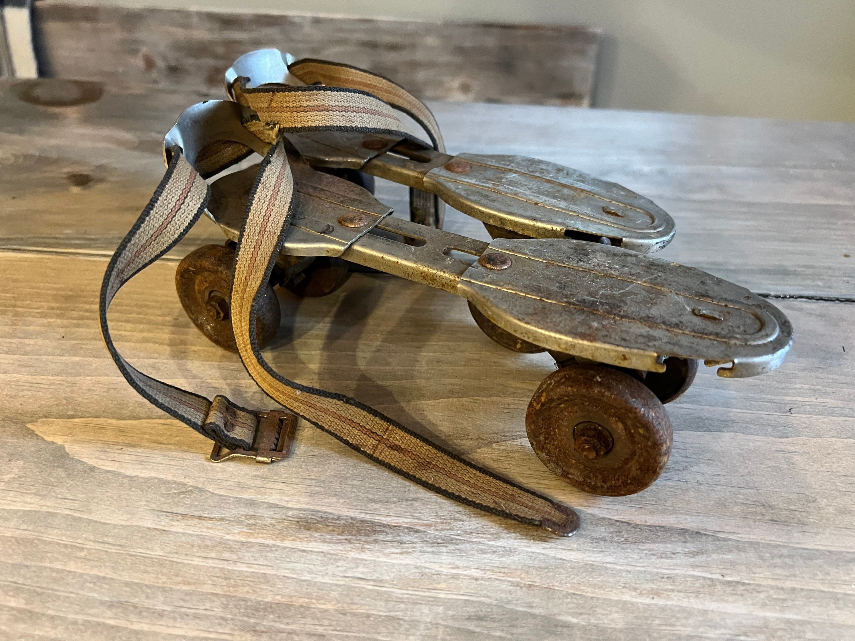 ローラースケート　Sears Boebuck & Co アメリカン　ヴィンテージ Vintage Sears and Roebuck Metal Adjustable Shoe Skates, J.C.