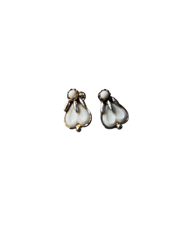 Vintage white milk glass screw-back earrings, ups… - image 2