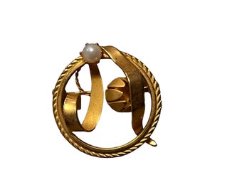 Vintage Gold Tone Circular Brooch – Faux Pearl Circle Floral Pin, Classic Heirloom Brooch