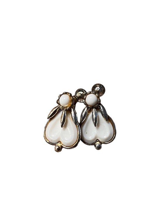Vintage white milk glass screw-back earrings, ups… - image 1