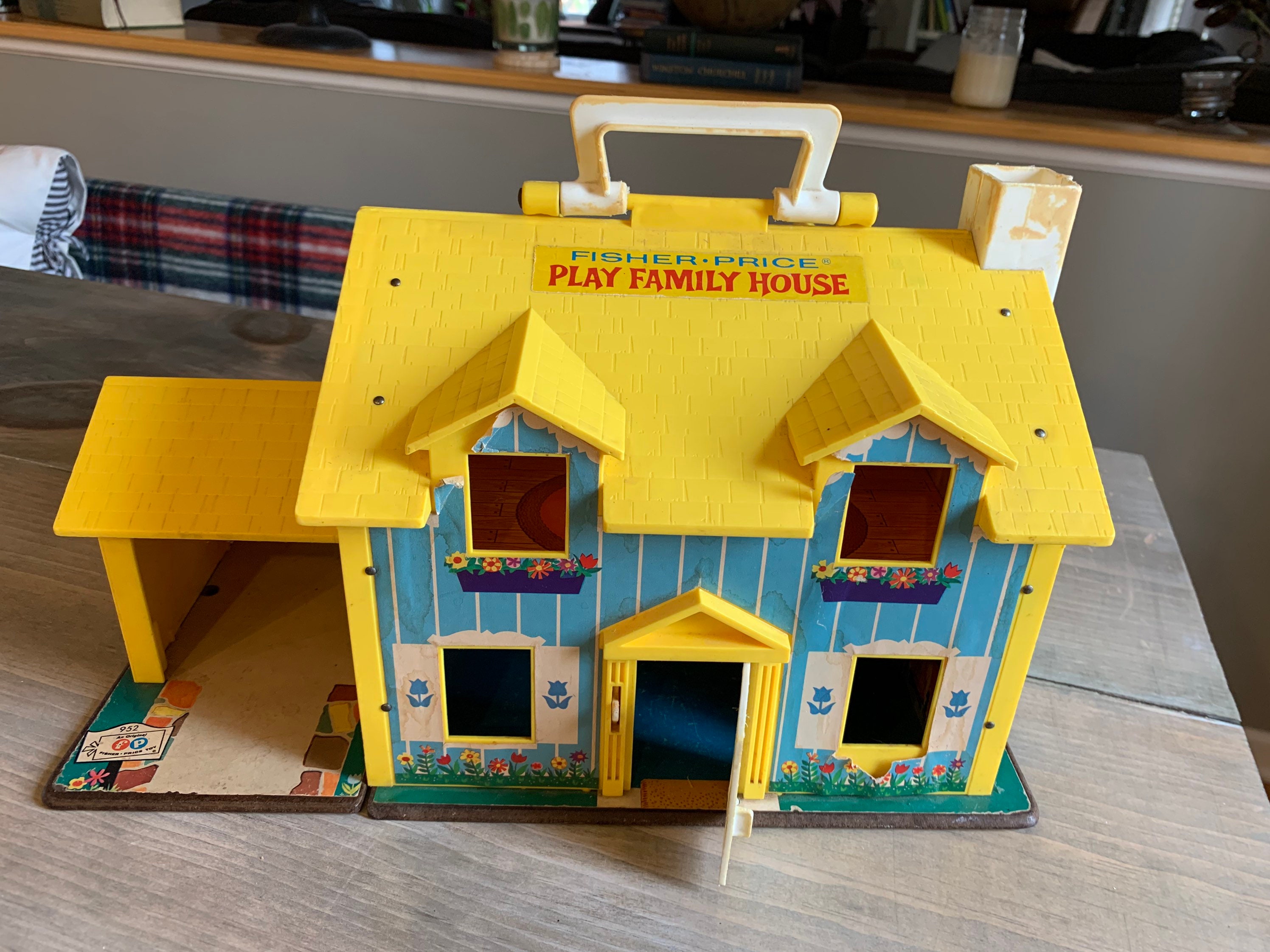 Vintage Fisher Price play Family House 