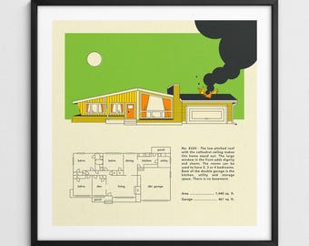 Op de afbeelding: Een ingelijste prent met een illustratie van een modern huis uit het midden van de eeuw. Het huis is geel met oranje accenten, een groene achtergrond en een zon. Een plattegrond staat hieronder. Tekst bevat "No. 8324" en afmetingen in vierkante voet.