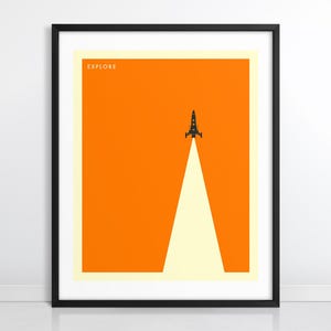 ESPLORA (stampa artistica Giclée su carta o tela) Poster minimalista di viaggio spaziale di Jazzberry Blue (con o senza cornice)