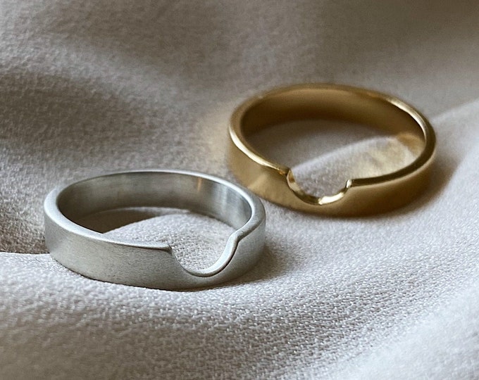 Alianza de boda personalizada con corte de cráter, hecha a mano en oro de 14 k o plata de ley. Anillo apilable para uso diario. Totalmente personalizable y hecho a pedido (MTO).