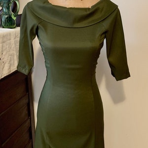 Vintage Olive Green wiggle dress/Pencil dress