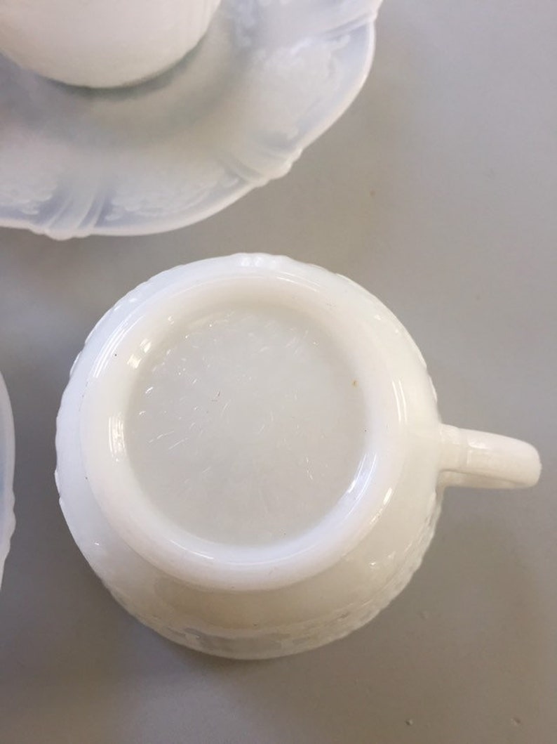 Vintage American Sweetheart glass set of four cups and saucers