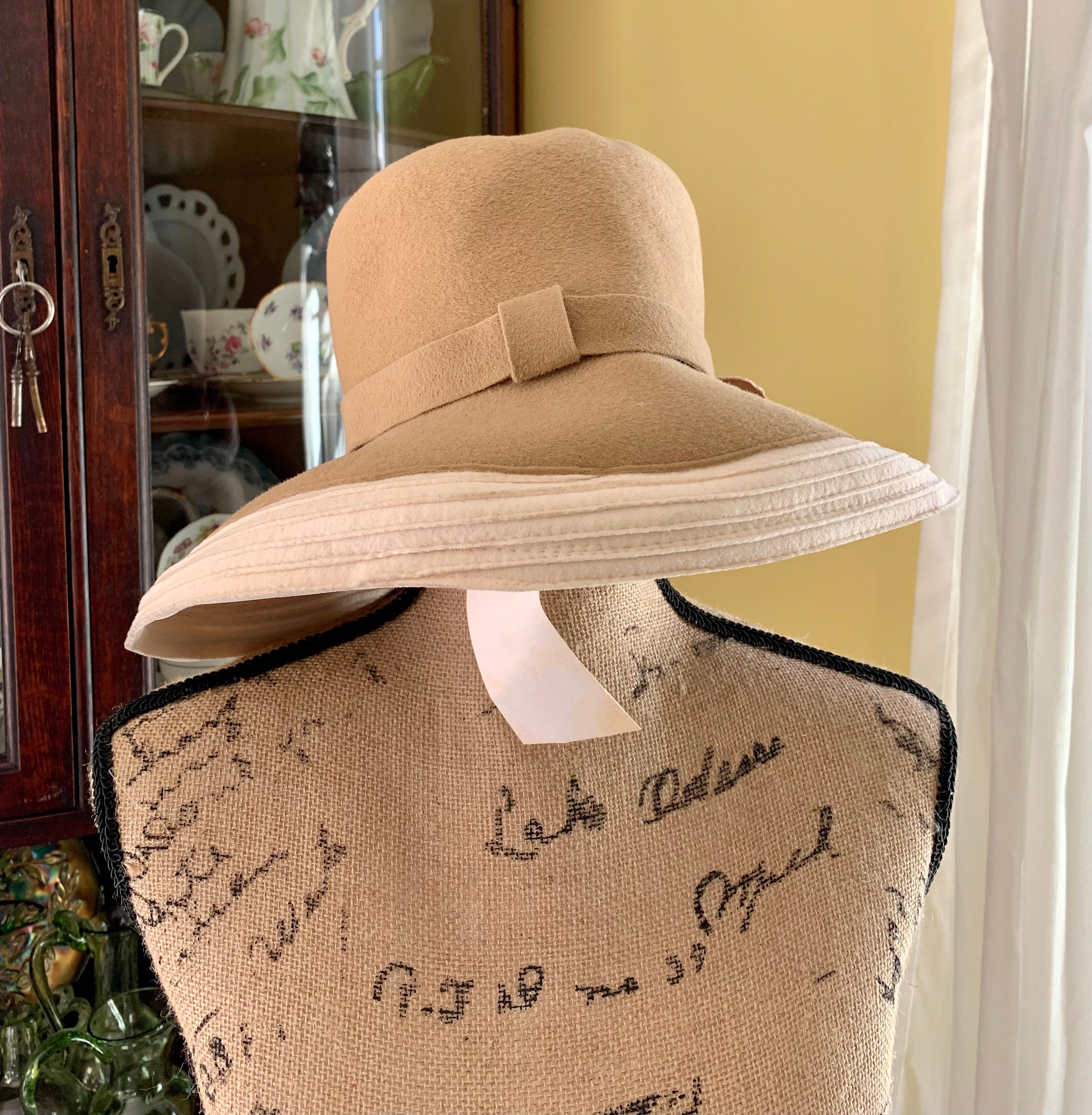 Hat, feather cloche, Tim Crawford Original Vintage Cloche Bucket Beige Cream Pink Hat Tim Crawford - Etsy main image 3