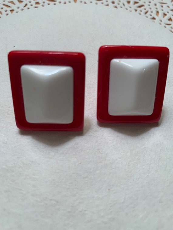 Vintage 80s red and white clip on earrings