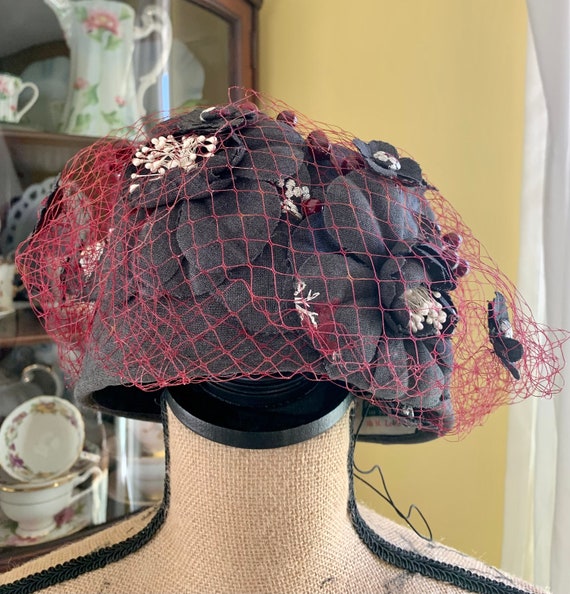 Vintage Navy blue and red pillbox hat