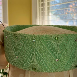 Vintage light teal green pillbox floral hat with hat pin