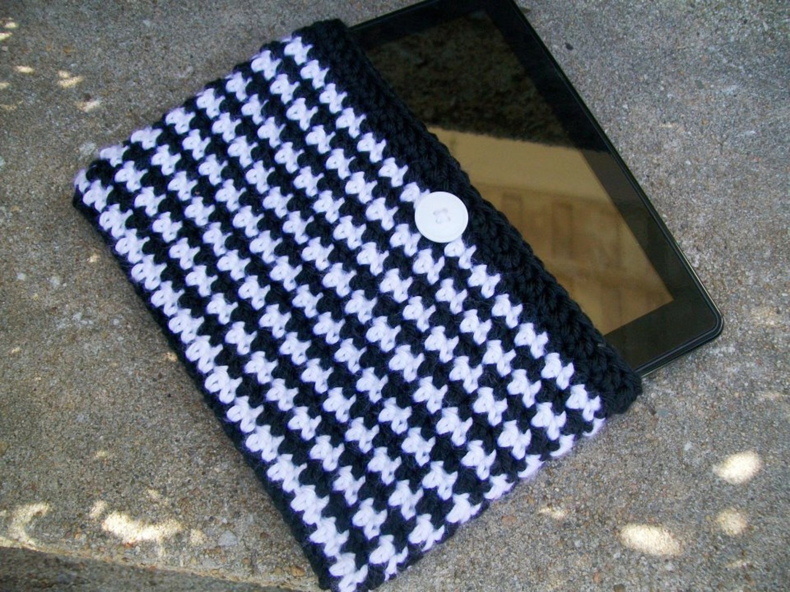 EReader sleeve crochet pattern Houndstooth design / Kindle Etsy