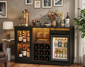 Armário para bar de café com frigobar e adega.