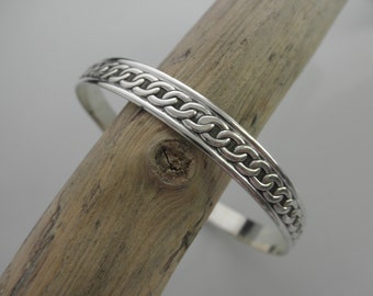 Sterling silver bangle bracelet with chain design