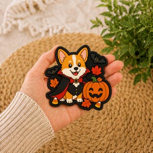 Parche de PVC de Corgi Vampiro – Insignia de goma espeluznante para perros de Halloween (3 pulgadas)
