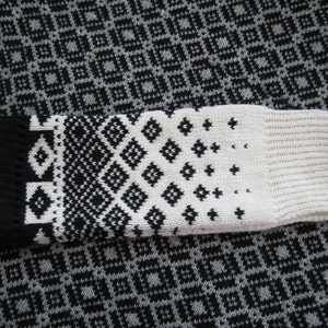 White and black woolen cloves