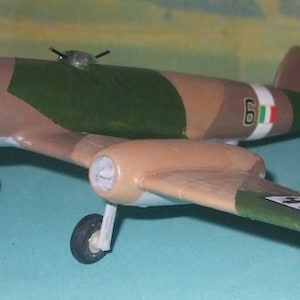 Zestaw IRMA nr 11 Caproni-Campini C.C.7 (C.S.11) Tocana, projekt włoskiego bombowca odrzutowego z okresu II wojny światowej w skali 1/72.