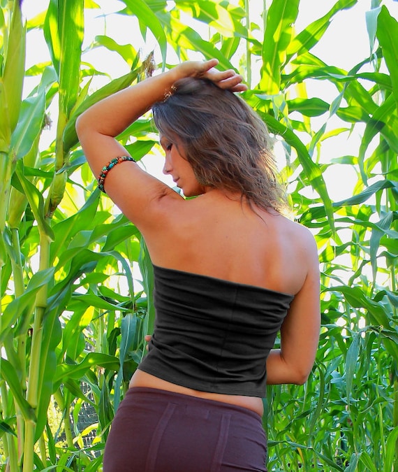 black shoulderless crop top