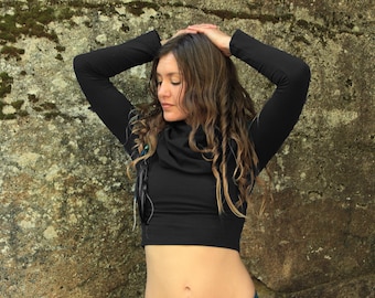 Giraffe crop top-Womens clothing-black crop top-black hoodie-black hoody-hooded top-hooded long sleeve-long sleeve hoodie-womens long sleeve