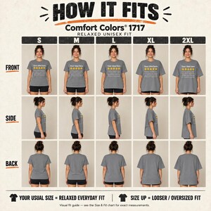 How the personalized golden 5-star review T-shirt by SarcasmArt fits: front, side and back views in sizes S to 2XL – usual size for a relaxed everyday fit, size up for oversized.