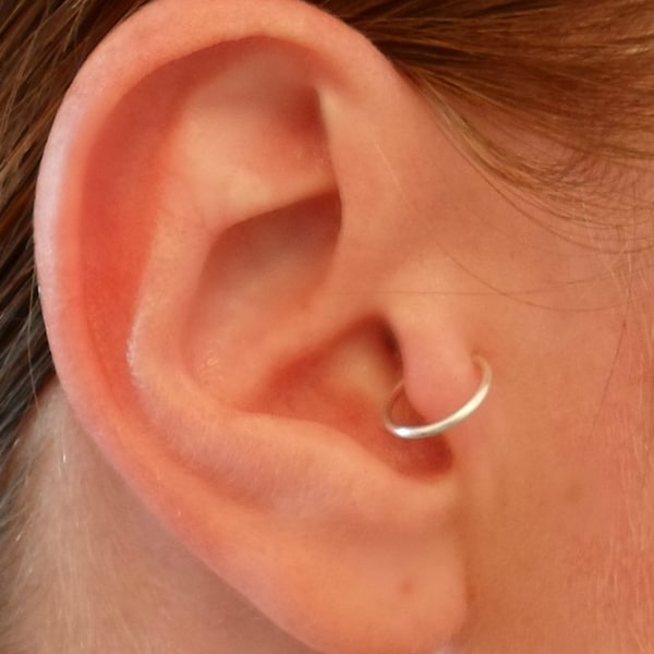 Simple loop Ear cuff, Argentium Less-tarnishing Sterling Silver. Tragus, nose, Lip. Cartilage. Fake piercing. No Pierced.