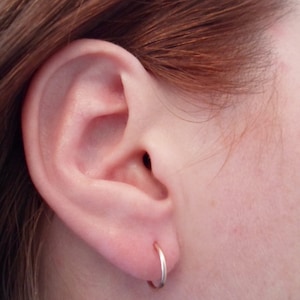 Ear cuff (bague d'oreille) simple anneau 16 GAUGE, oreille, Cartilage, nez, lèvres, en fil d'or ROSE rempli 14 k. Faux piercing.