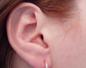 Ear cuff (bague d'oreille) simple anneau 16 GAUGE, oreille, Cartilage, nez, lèvres, en fil d'or ROSE rempli 14 k. Faux piercing.