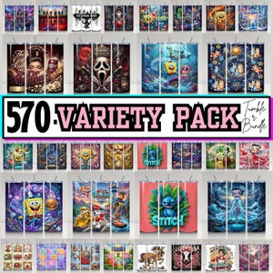 Puede incluir: Una colección de vasos cilíndricos con diversos estampados gráficos coloridos, incluyendo personajes de dibujos animados, temas de películas y diseños de texto. El texto central dice 570 VARIETY PACK Tumble & Bundle en letras negras y rosas.