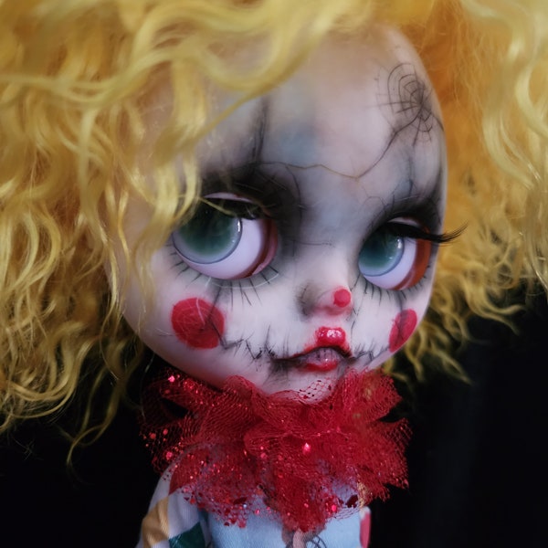 Cracked the clown blythe doll