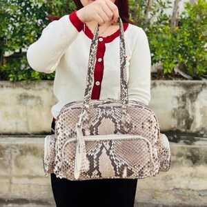Bolso de hombro de piel de pitón natural auténtica, bolso de mano de lujo hecho a mano, bolso de piel exótica para mujer, bolso de diseño para el día a día.