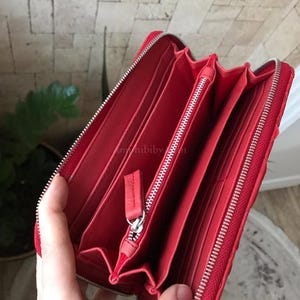 Portefeuille en cuir de python véritable, portefeuille zippé de luxe fait main, portefeuille long en cuir exotique, organiseur en cuir rouge pour homme image 16