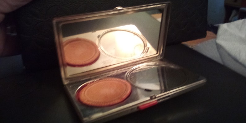 vintage Yardley compact, rouge and powder compact, 1930's image 4